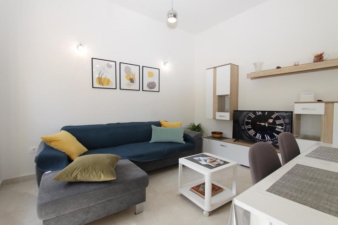 L Apartment Raša Exteriér fotografie