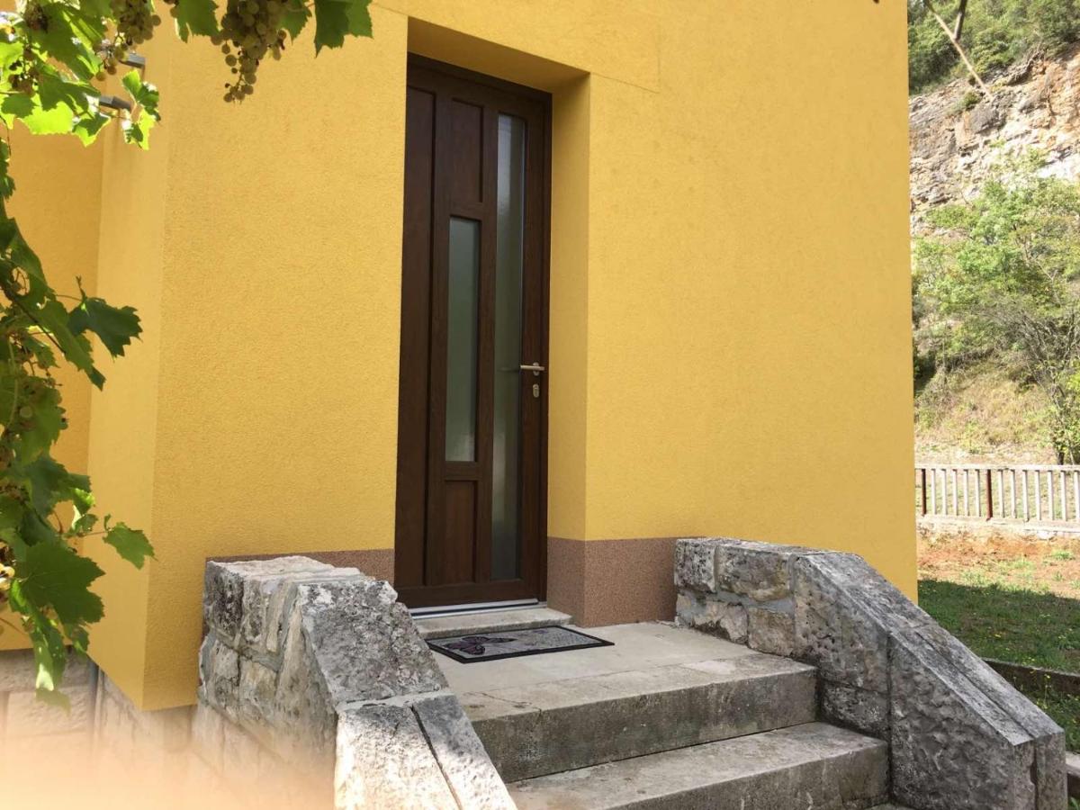 L Apartment Raša Exteriér fotografie